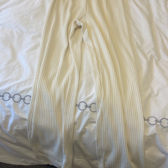 Adorable white jumpsuit - Like new / never worn - Picture 6 of 6
